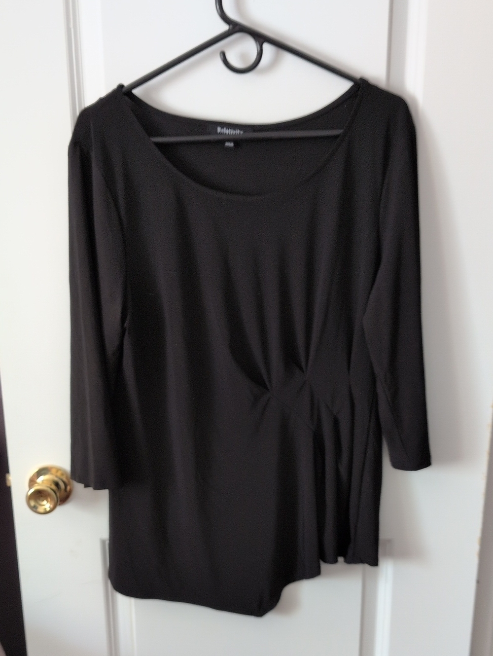 Relativity Black Long-Sleeve Twist-Detail Top